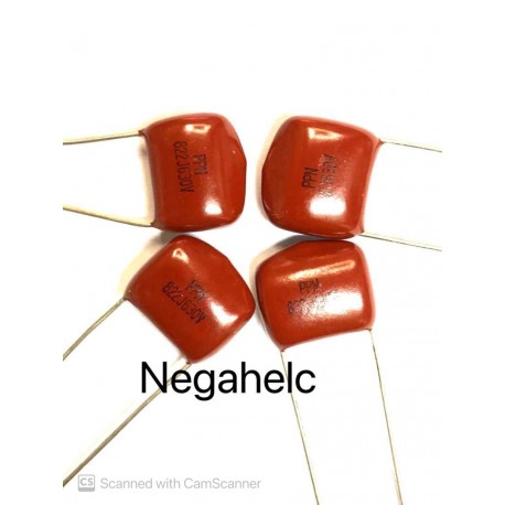 خازن 8.2 نانو فاراد 630 ولت پلی استر